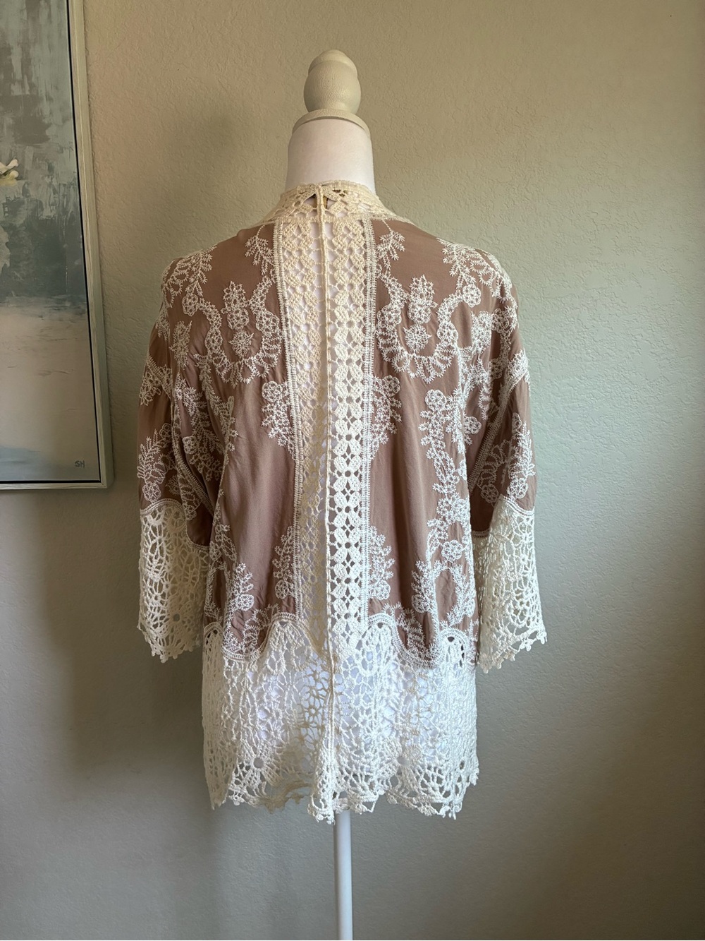 Democracy Boho Crochet Trim Kimono in Taupe & Cream Size Small - Picture 6 of 8